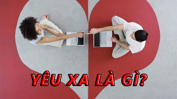 Yêu xa là gì? Yêu xa có nên nhắn tin nhiều?